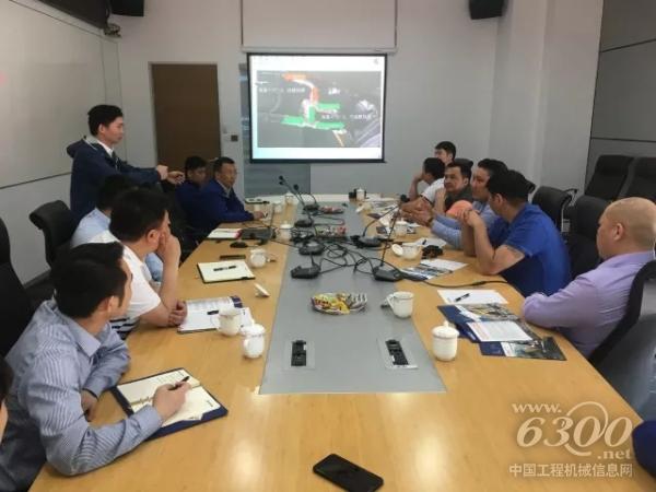 柳工邀請(qǐng)客戶方的6位工程師到訪柳工總部