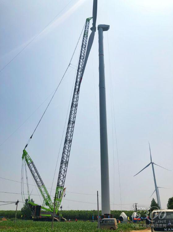 中聯(lián)重科<a href=http://product.d1cm.com/lvdaidiao/ target=_blank>履帶吊</a>臨西風場項目觀摩會現(xiàn)場