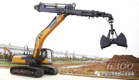 徐工21噸伸縮臂挖掘機(jī)下線