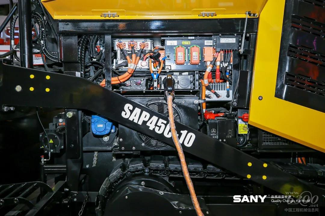 帶電而來!全球首秀!三一十大電動設備掀行業(yè)浪潮