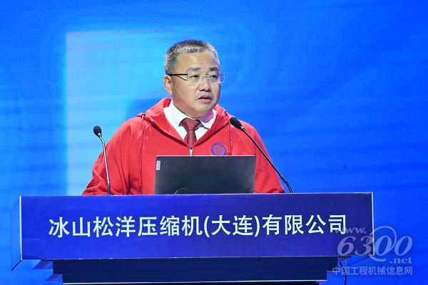劉總報(bào)告.JPG