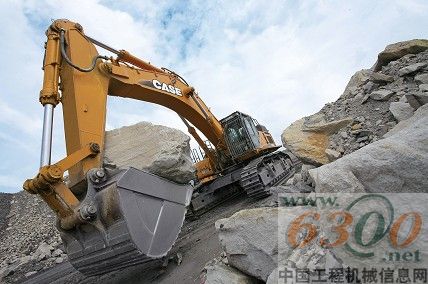 凱斯CX800B挖掘機(jī)作業(yè)現(xiàn)場(chǎng)