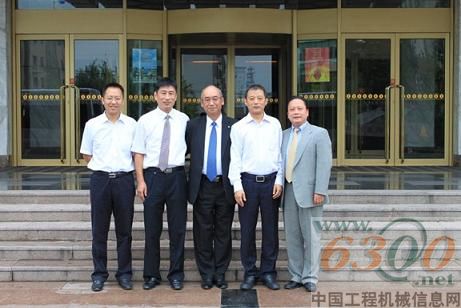 KPM日高常務(wù)董事一行來山重建機(jī)參觀訪問