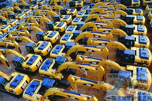 168輛卡特大型挖掘機(jī)“登陸”連云港