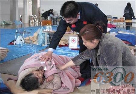 陳光標(biāo)在救災(zāi)現(xiàn)場