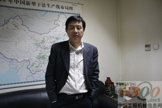 中國水泥行業(yè)協(xié)會常務(wù)副會長兼秘書長孔祥忠