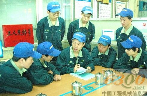 山推履帶底盤事業(yè)部輪系工廠裝配一班