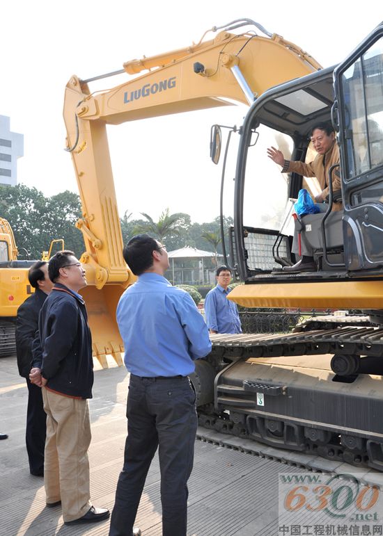 柳工 液壓挖掘機(jī) 樣機(jī)