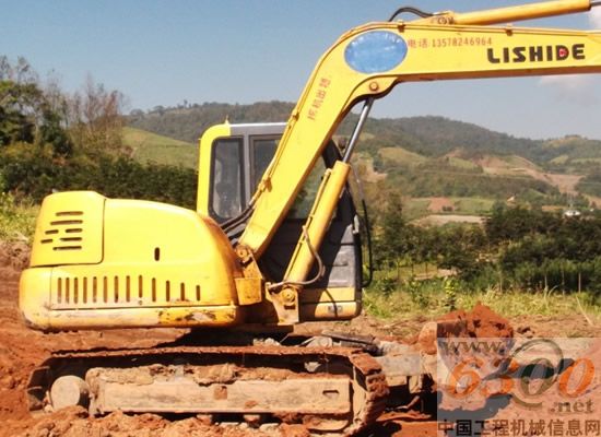 力士德,挖掘機