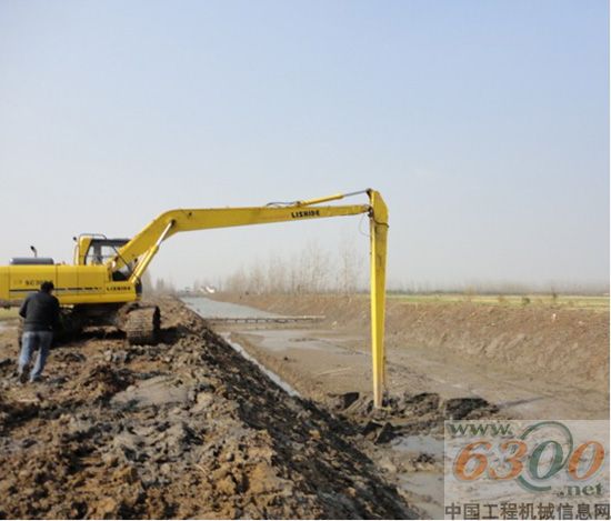 力士德 挖掘機(jī)