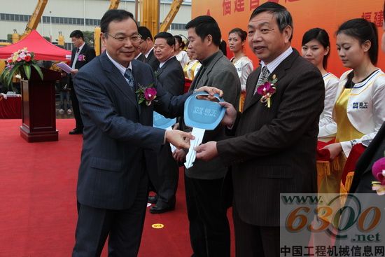 廈工 挖掘機(jī)