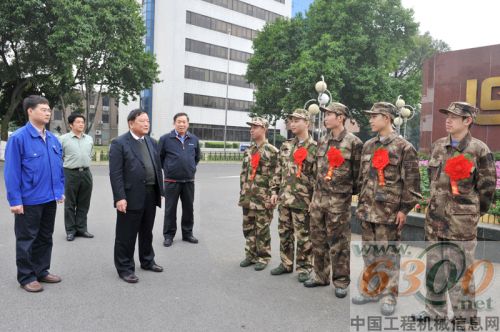 柳工5名青年員工光榮入伍　為柳工爭光 