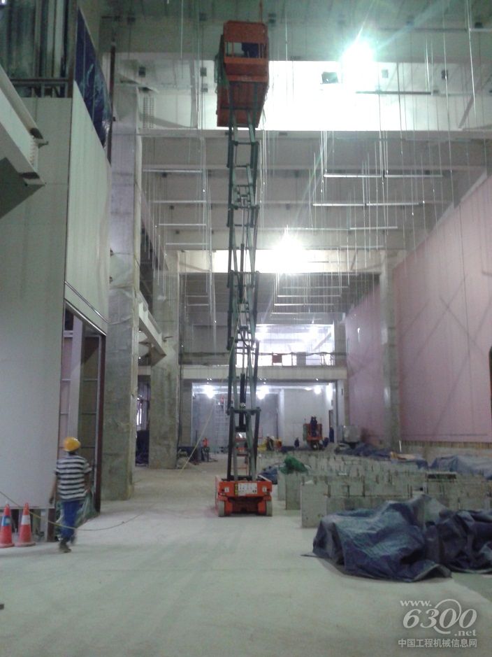 星邦重工新系統(tǒng)剪叉式高空作業(yè)平臺獲西安三星肯定