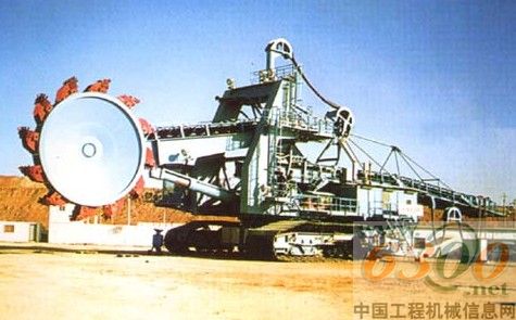 斗輪挖掘機(jī)